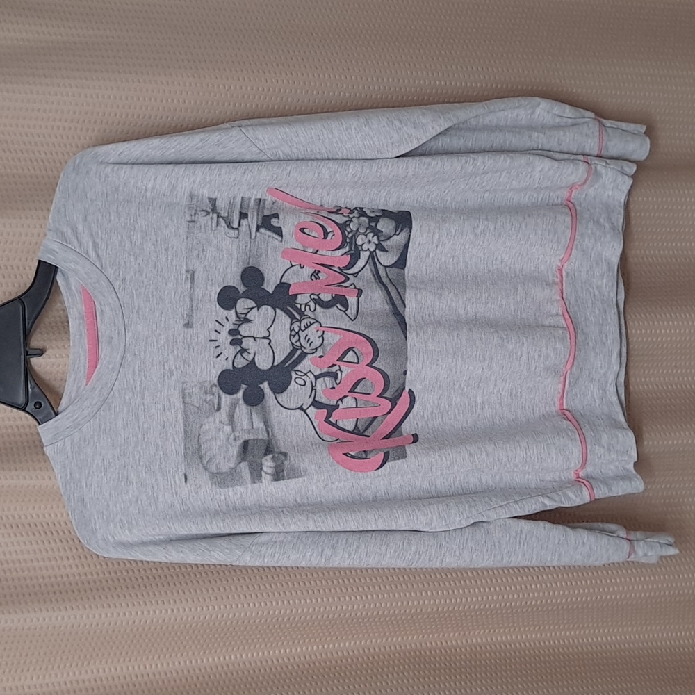 Disney Mickey and Minnie Mouse Kiss Me Slouchy Graphic Sleep Sweatshirt
